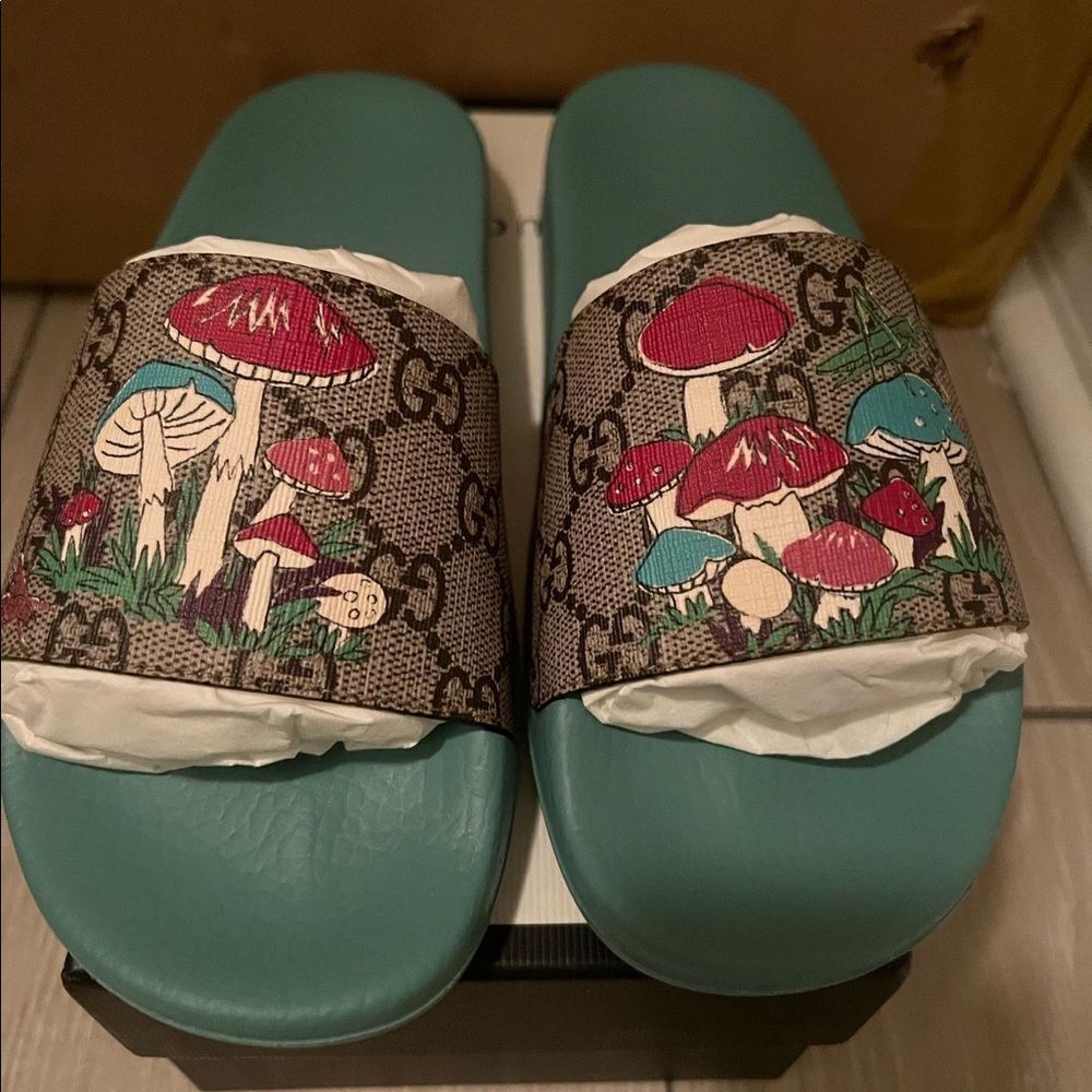 Brand new with box Gucci kids slippers size 27 us 10.5